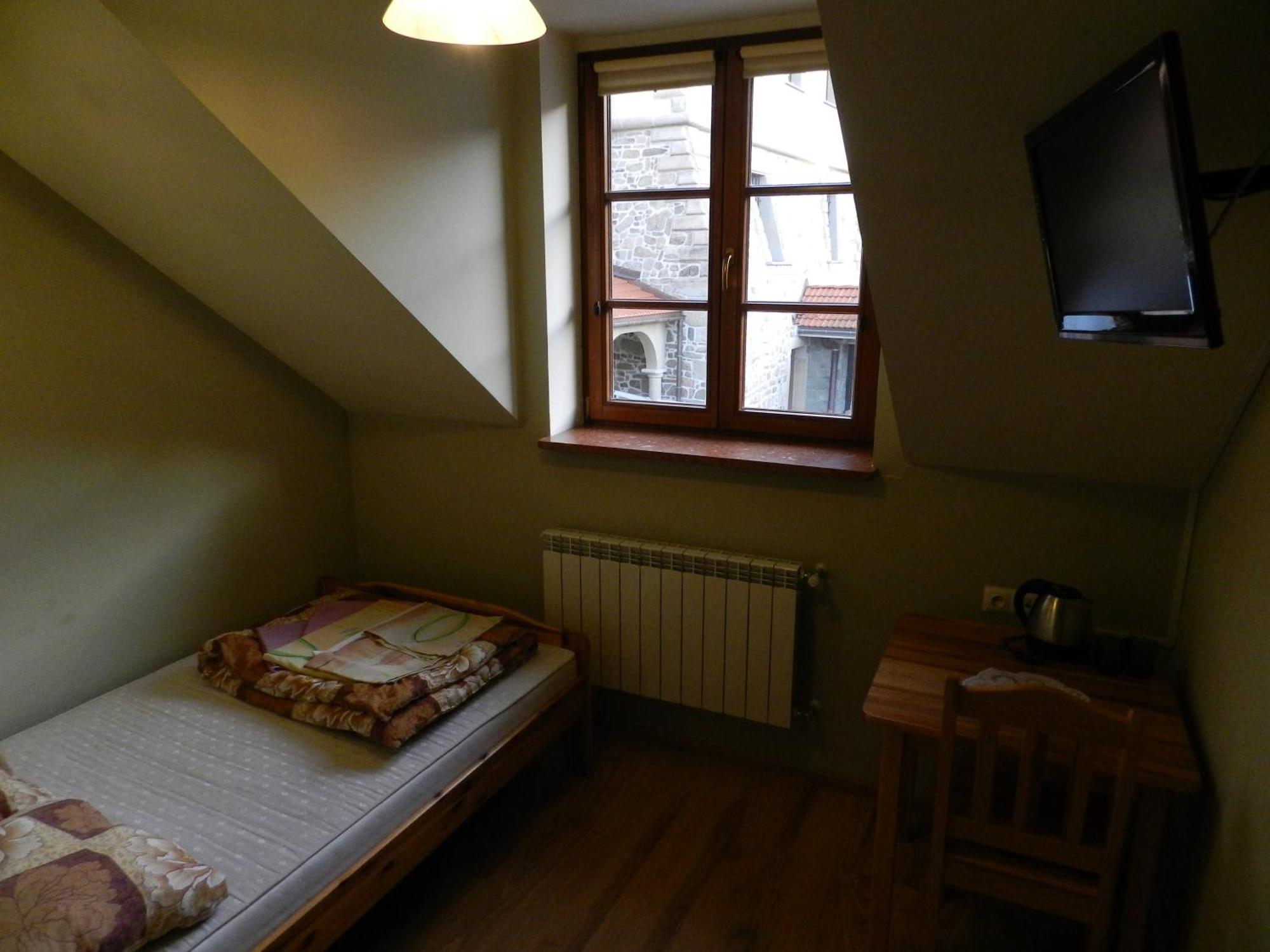 Dom Pielgrzyma Hotell Kalwaria Zebrzydowska Rum bild