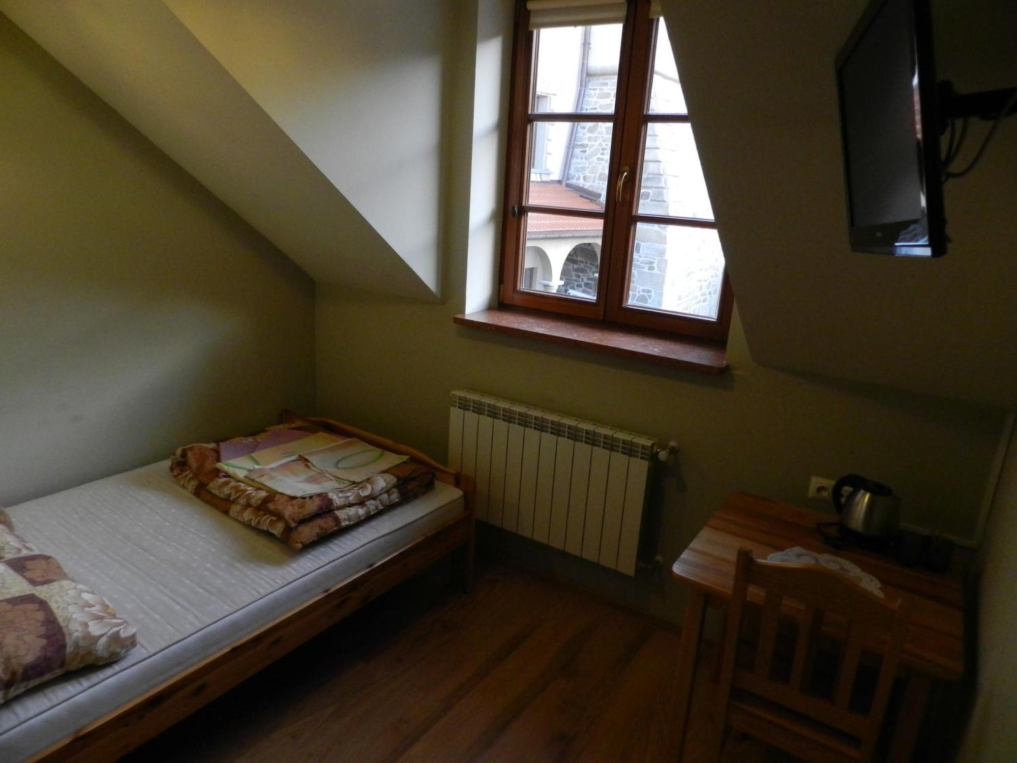 Dom Pielgrzyma Hotell Kalwaria Zebrzydowska Rum bild