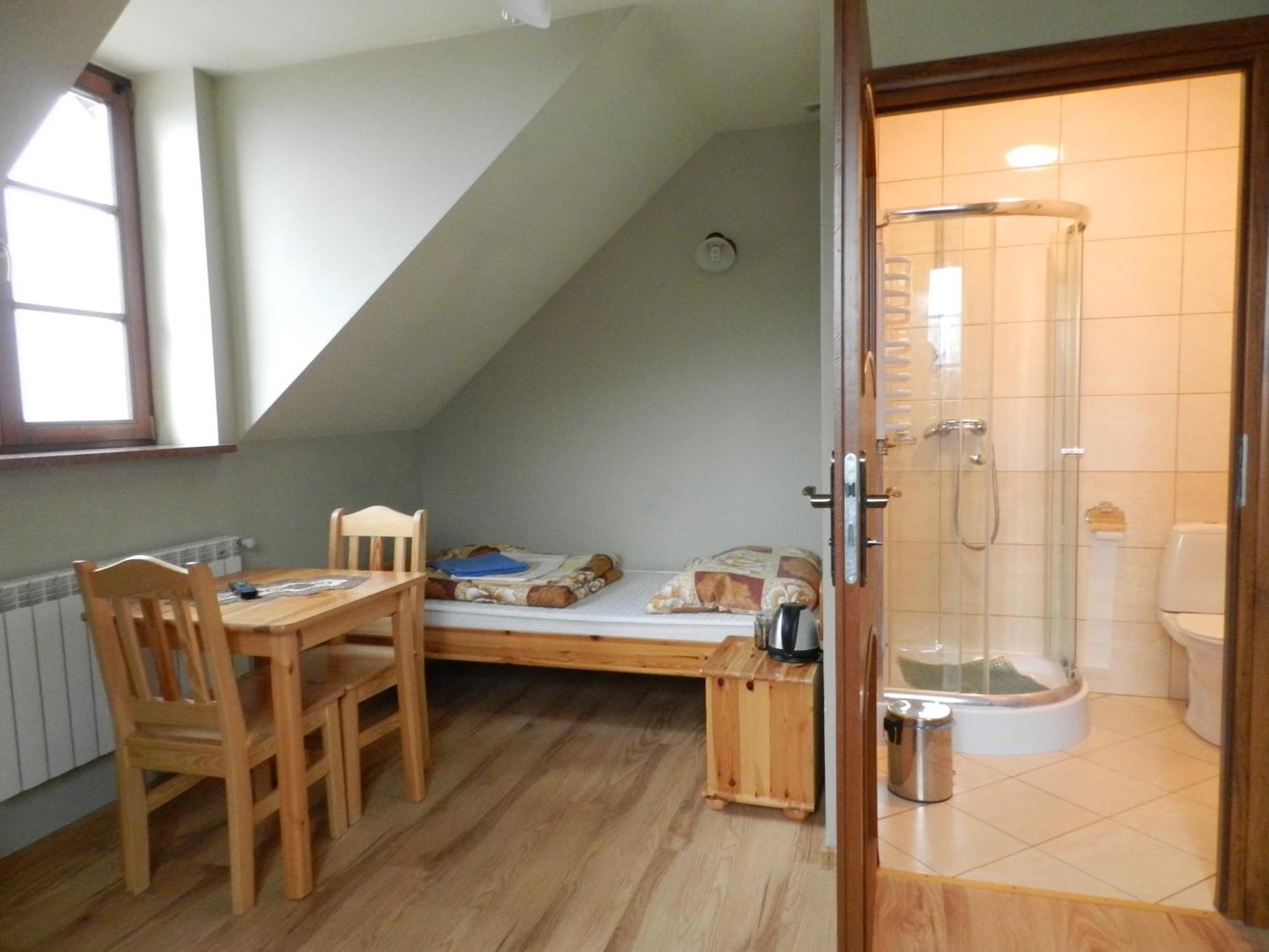 Dom Pielgrzyma Hotell Kalwaria Zebrzydowska Rum bild