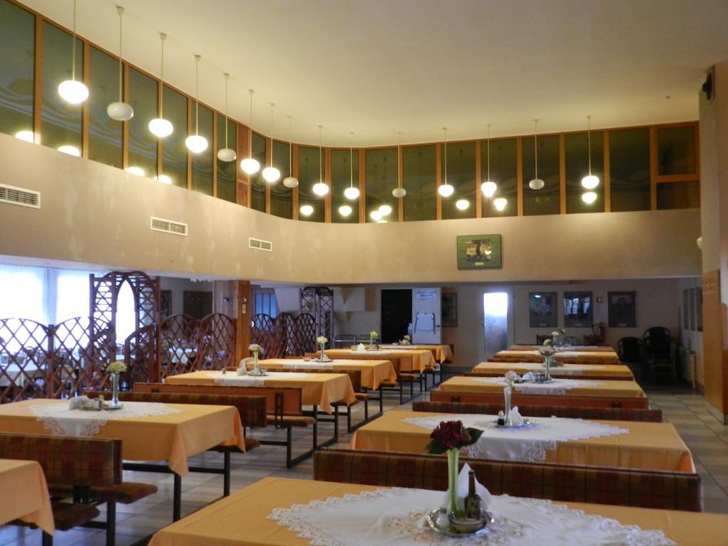 Dom Pielgrzyma Hotell Kalwaria Zebrzydowska Exteriör bild